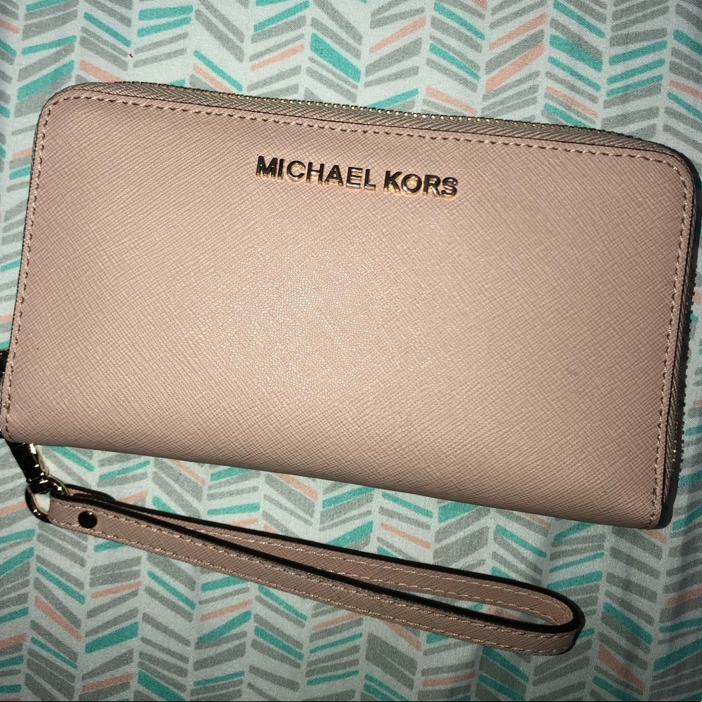 Michael Kors Smartphone Wrislet Wallet